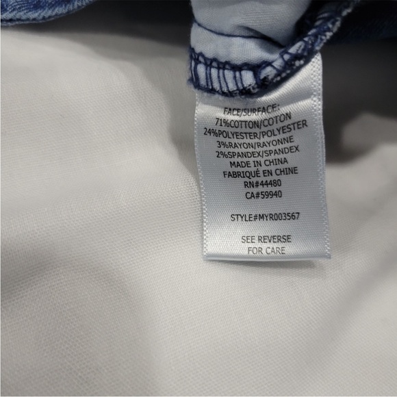 Demin Jumpsuit with belted waist - Picture 5 of 5